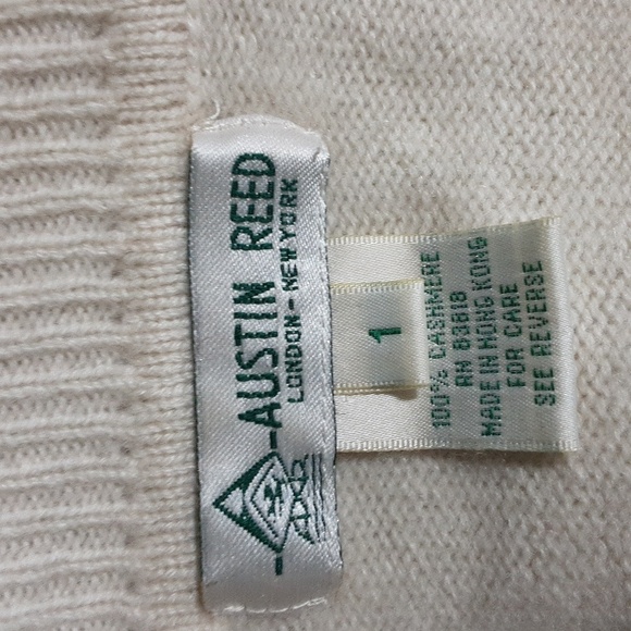 Vintage Austin Reed sweater pullover cashmere women beige Turtleneck soft comfy - Picture 4 of 5